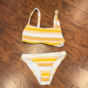 Xhilaration 2p suit. Adjustable back. Lined top.